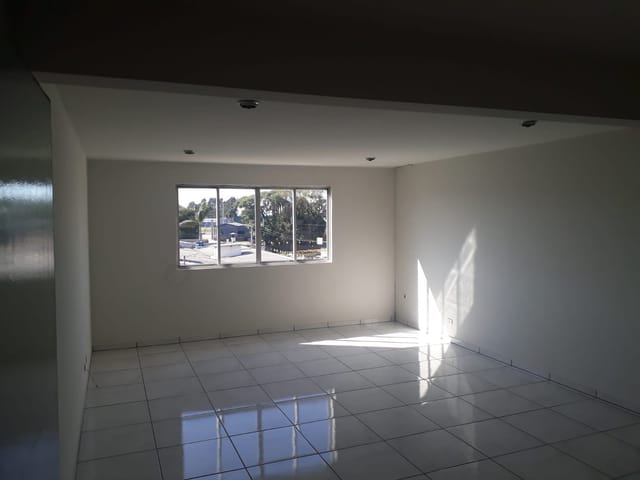 Sala para alugar, no bairro Capão Raso em Curitiba