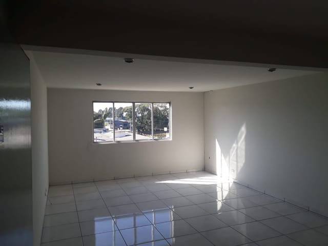 Sala para alugar, no bairro Capão Raso em Curitiba