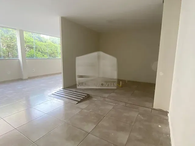 Sala para alugar, no bairro Centro em Muriaé