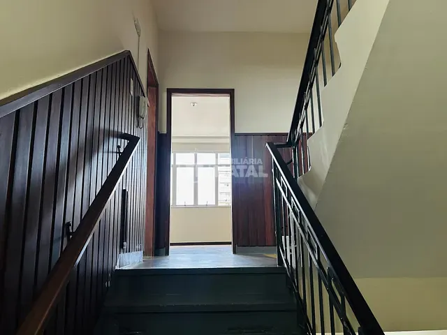 Sala com 300m², para alugar, no bairro Vila Ipiranga em Londrina