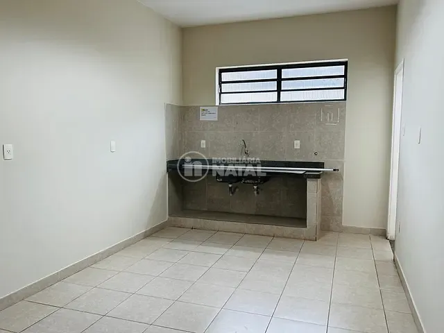 Sala com 300m², para alugar, no bairro Vila Ipiranga em Londrina