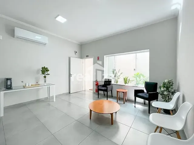 Sala com 22m² 1 quarto e 1 banheiro, para alugar, no bairro Centro em Itapira