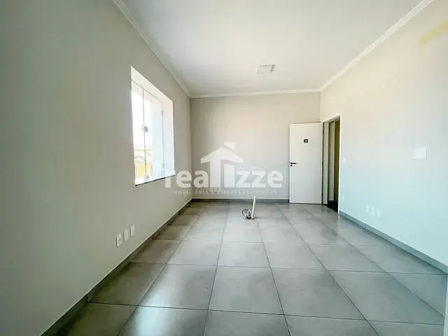 Sala com 22m² 1 quarto e 1 banheiro, para alugar, no bairro Centro em Itapira
