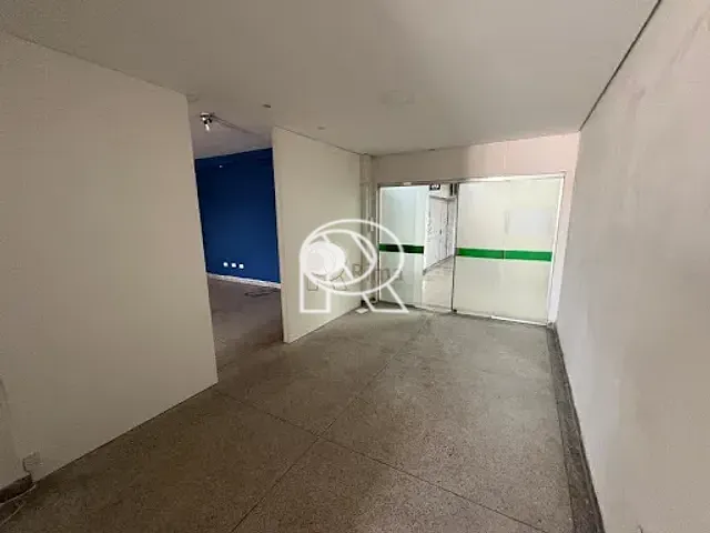 Sala com 165m², para alugar, no bairro Centro em Registro