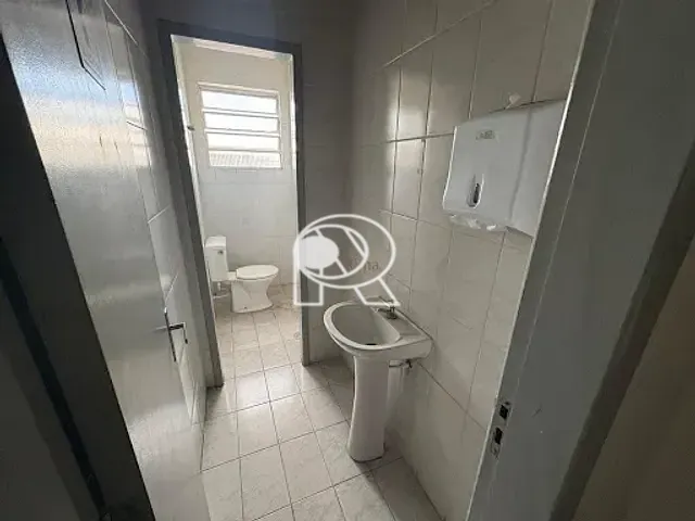 Sala com 165m², para alugar, no bairro Centro em Registro