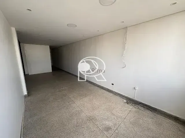 Sala com 165m², para alugar, no bairro Centro em Registro