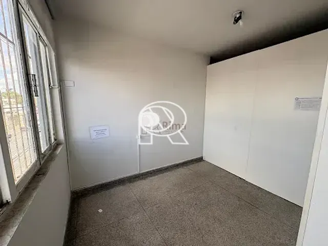 Sala com 165m², para alugar, no bairro Centro em Registro
