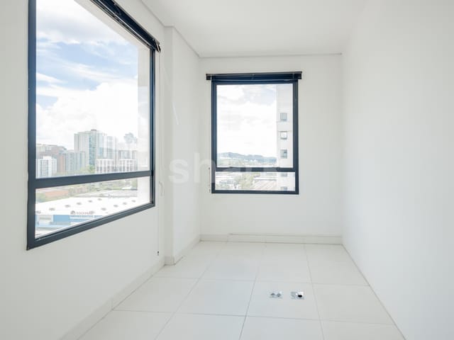 Sala à venda, no bairro Alphaville Industrial em Barueri