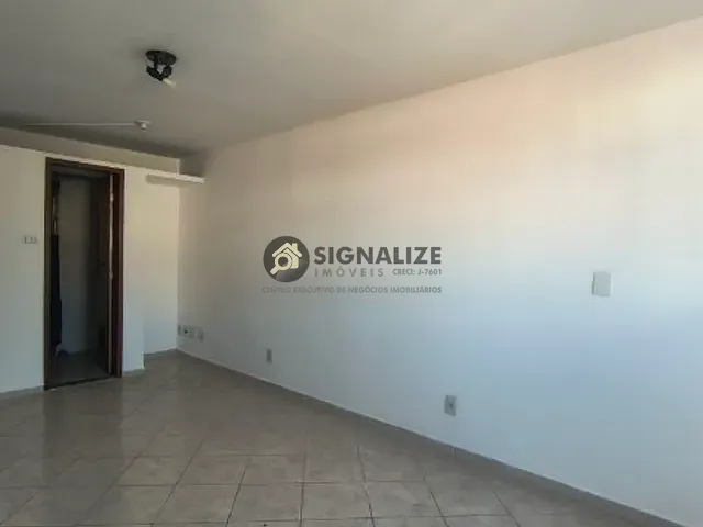 Sala à venda, no bairro Passagem em Cabo Frio