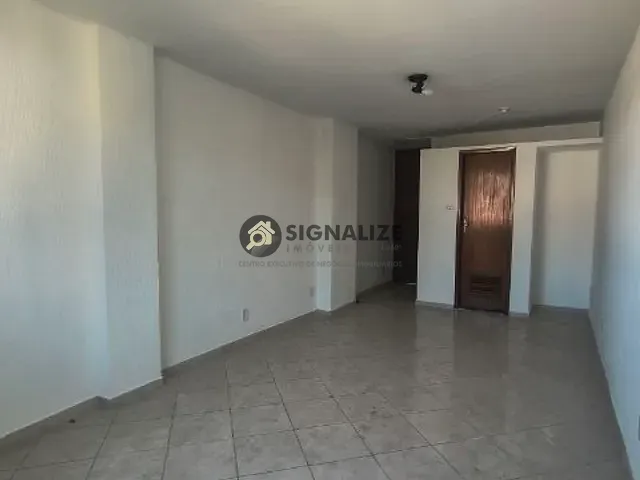 Sala à venda, no bairro Passagem em Cabo Frio