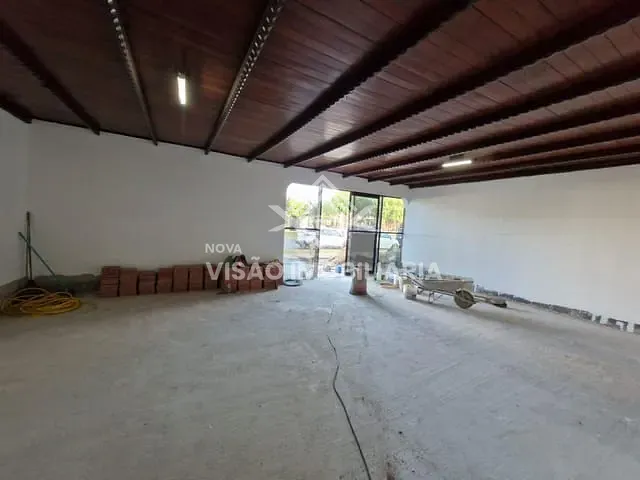 Sala com 200m² 3 quartos e 2 banheiros, para alugar, no bairro Setor Comercial em Sinop