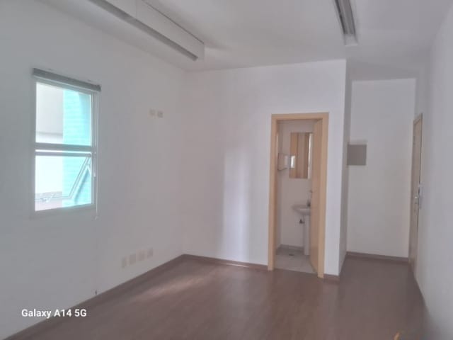 Sala à venda, no bairro Vila Guiomar em Santo André