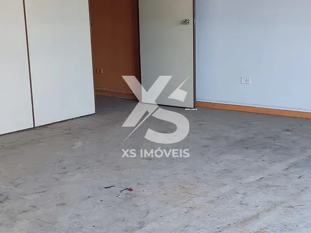 Sala com 120m², para alugar, no bairro Hauer em Curitiba