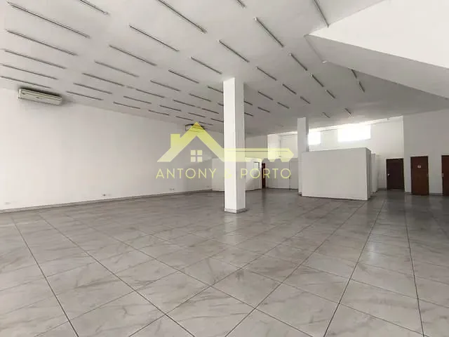 Sala com 330m², para alugar, no bairro Jardim Eugênia em Guarulhos