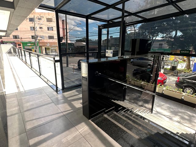 Sala para alugar, no bairro Parque Jaçatuba em Santo André