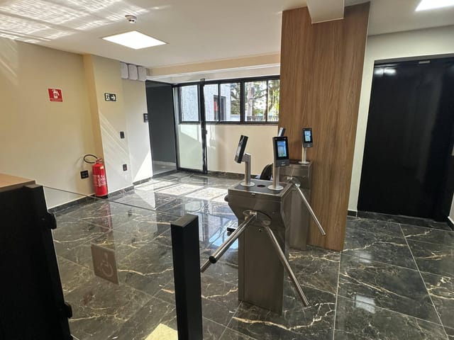 Sala para alugar, no bairro Parque Jaçatuba em Santo André