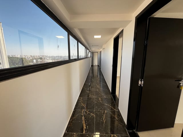 Sala para alugar, no bairro Parque Jaçatuba em Santo André