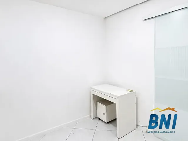 Sala à venda, no bairro Barra da Tijuca em Rio de Janeiro