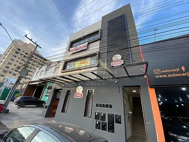 Sala com 378m², para alugar, no bairro Centro em Juiz de Fora