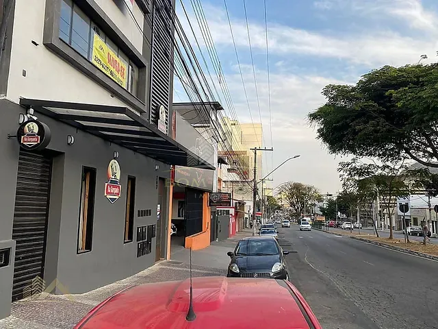 Sala com 378m², para alugar, no bairro Centro em Juiz de Fora