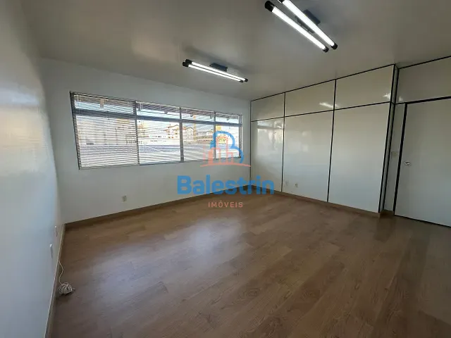 Sala à venda ou para alugar, no bairro Centro em Fraiburgo
