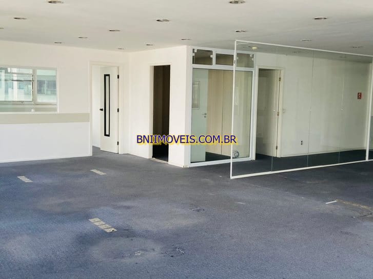 Conjunto Comercial-Sala à venda e aluguel com 2 quartos, 220m² - Foto 4