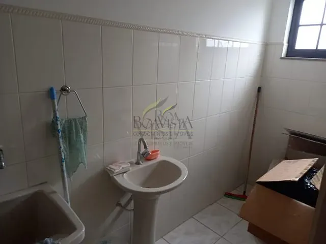 Sala com 306m², para alugar, no bairro Centro em Piracaia