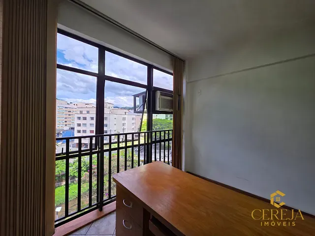 Sala com 80m², à venda, no bairro Centro em Nova Friburgo