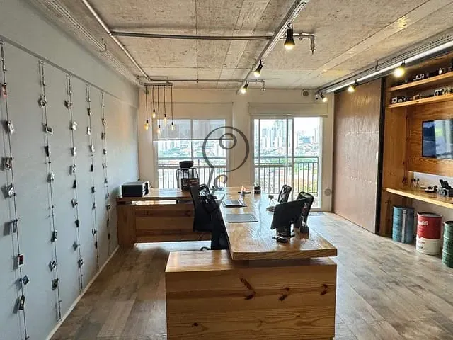 Sala à venda, no bairro Vila Mariana em São Paulo