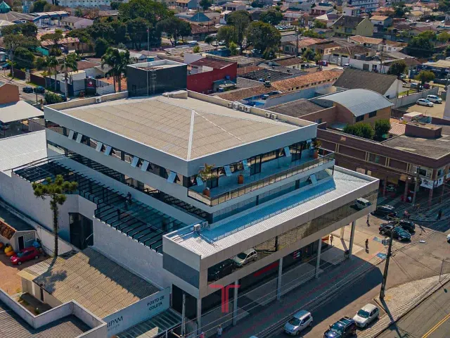 Sala com 53m², para alugar, no bairro Capão Raso em Curitiba