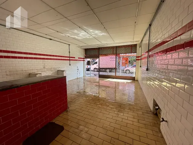Sala com 140m², à venda, no bairro Comendador Soares em Nova Iguaçu