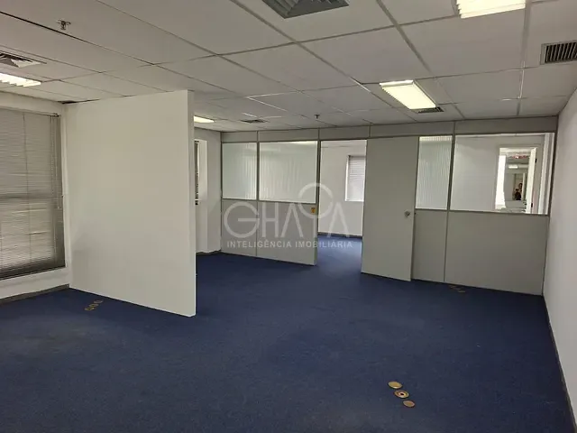 Sala à venda ou para alugar, no bairro Jardim Paulista em São Paulo