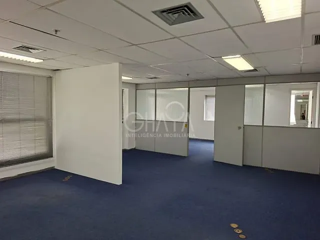 Sala à venda ou para alugar, no bairro Jardim Paulista em São Paulo
