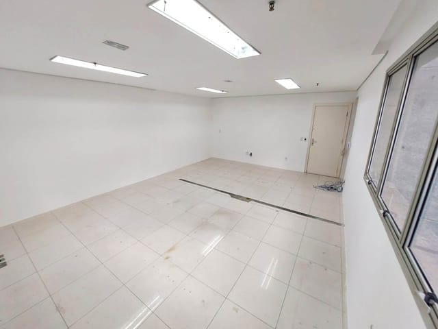 Sala à venda ou para alugar, no bairro Vila Olímpia em São Paulo