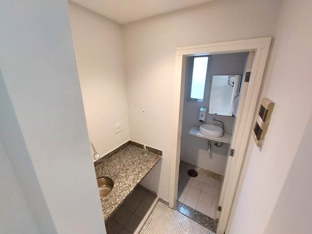 Sala à venda ou para alugar, no bairro Vila Olímpia em São Paulo