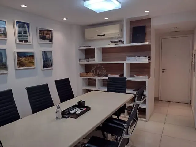 Sala à venda, no bairro Barra da Tijuca em Rio de Janeiro
