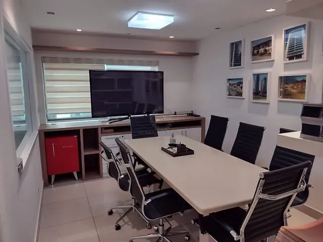 Sala à venda, no bairro Barra da Tijuca em Rio de Janeiro