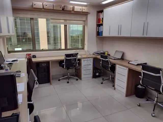 Sala à venda, no bairro Barra da Tijuca em Rio de Janeiro
