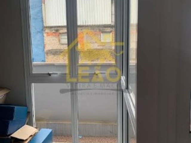 Sala com 37m², para alugar, no bairro Centro em Carapicuíba