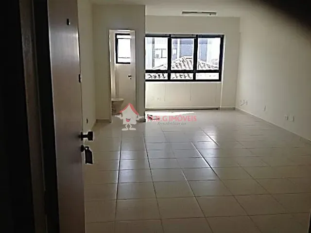 Sala à venda, no bairro Vila Mariana em São Paulo