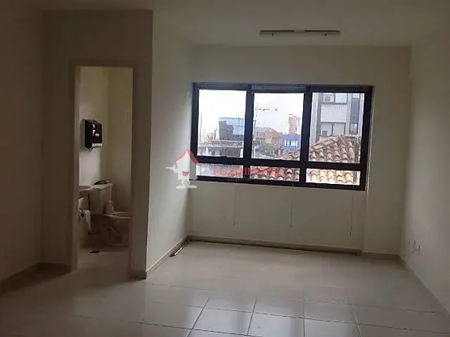 Sala à venda, no bairro Vila Mariana em São Paulo