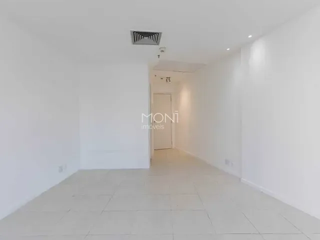 Sala à venda, no bairro Asa Norte em Brasília