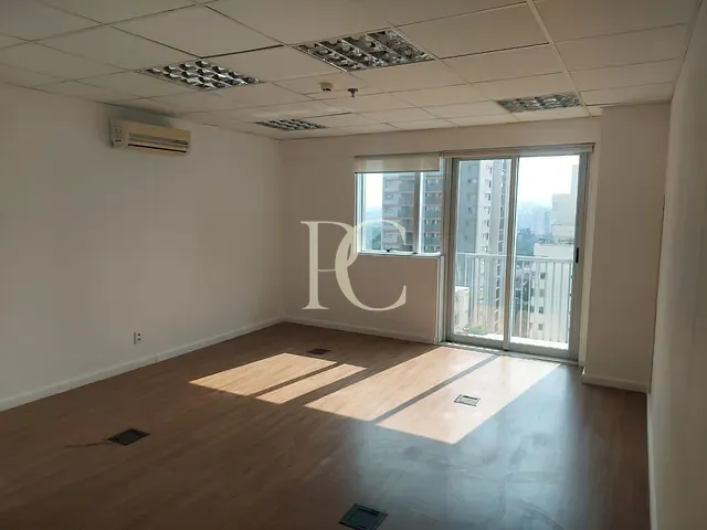 Sala com 30m², para alugar, no bairro Santo Amaro em São Paulo
