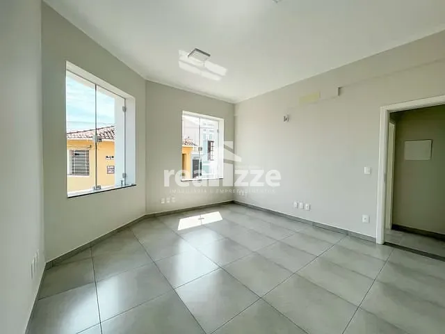 Sala com 18m², para alugar, no bairro Centro em Itapira