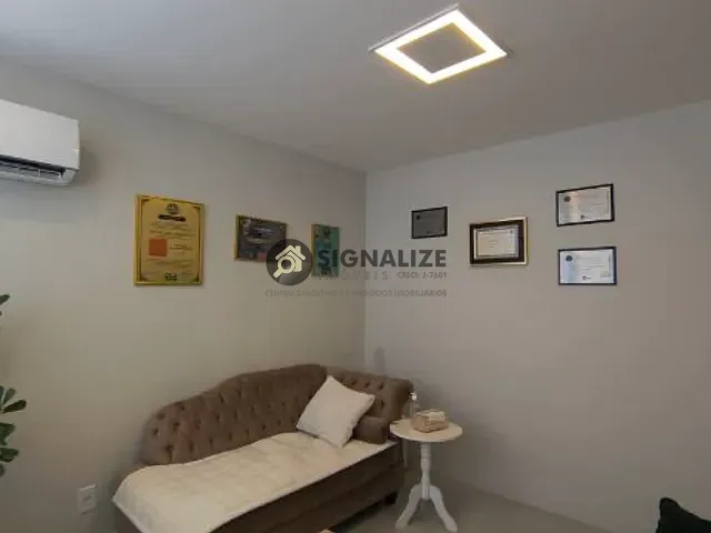 Sala à venda, no bairro Passagem em Cabo Frio