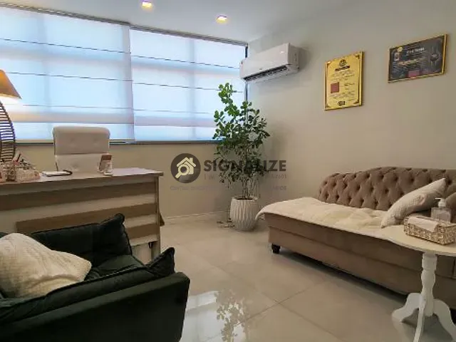 Sala à venda, no bairro Passagem em Cabo Frio