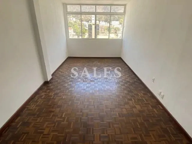 Sala com 40m², para alugar, no bairro Centro em Juiz de Fora