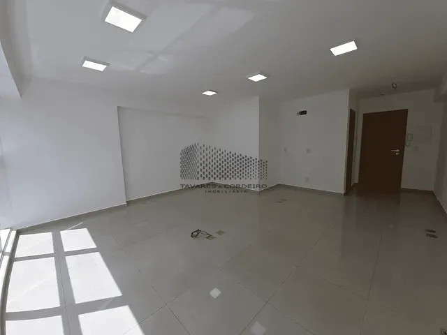 Sala com 52m², para alugar, no bairro Batel em Curitiba