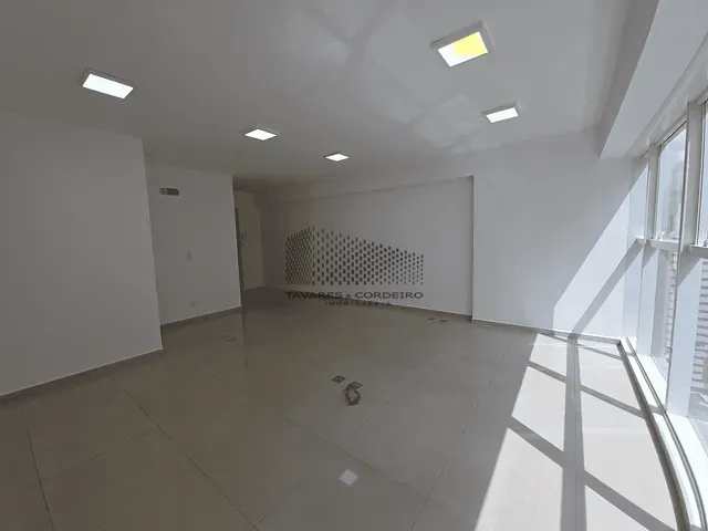 Sala com 52m², para alugar, no bairro Batel em Curitiba