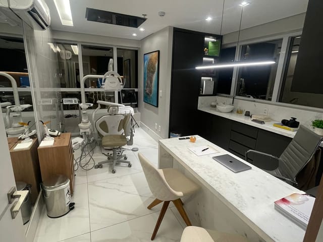 Sala à venda, no bairro Setor Bueno em Goiânia